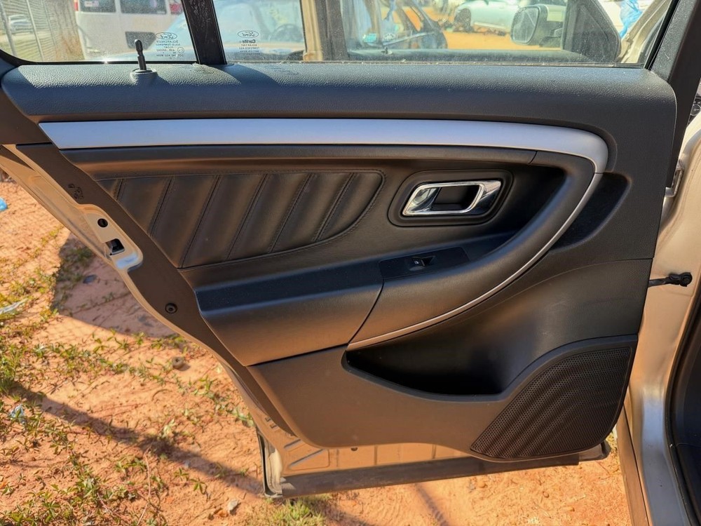 TAURUS 2017 Transmission Shift 104938575