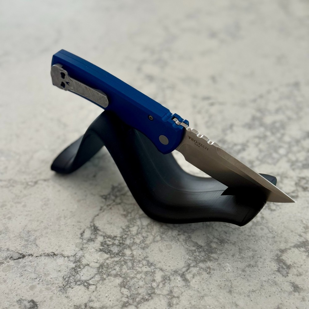 3D Printed Wave Knife Stand - EDC Knife Display Holder - Black PLA