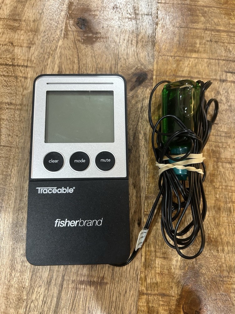 Fisherbrand Traceable Fridge/Freezer Digital Thermometer with Sensor