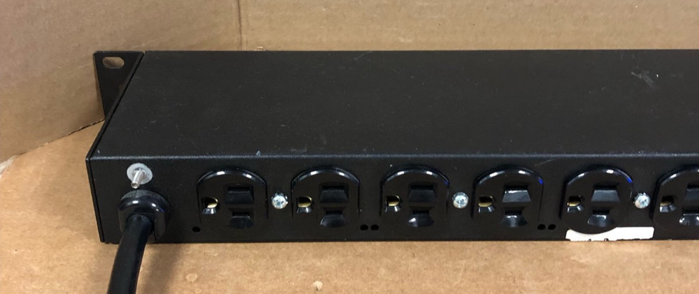 APC POWER DISTRIBUTION UNIT AP9555