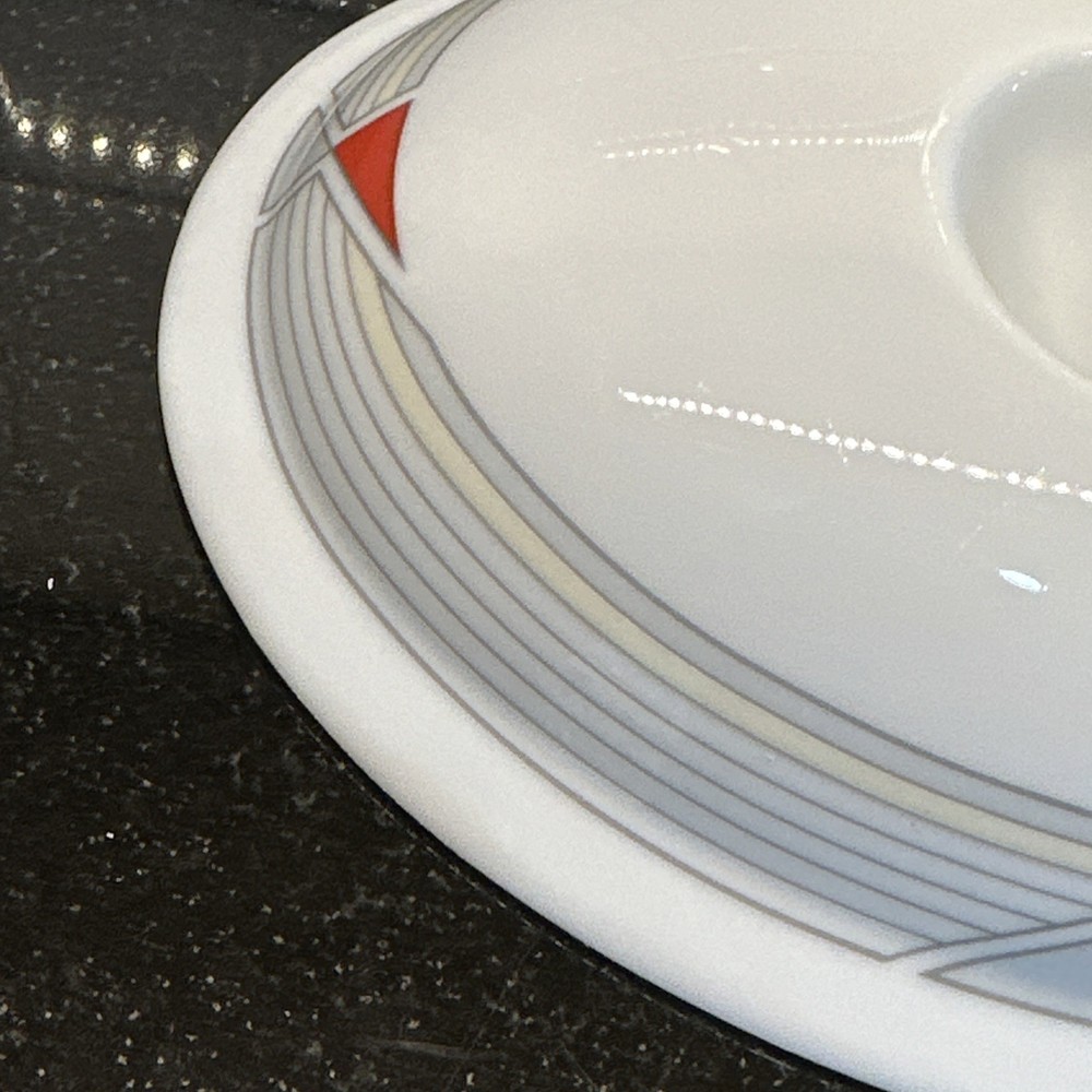 Studio Nova Prima Bake & Serve 2 Quart Oval Covered Casserole Japan UP034