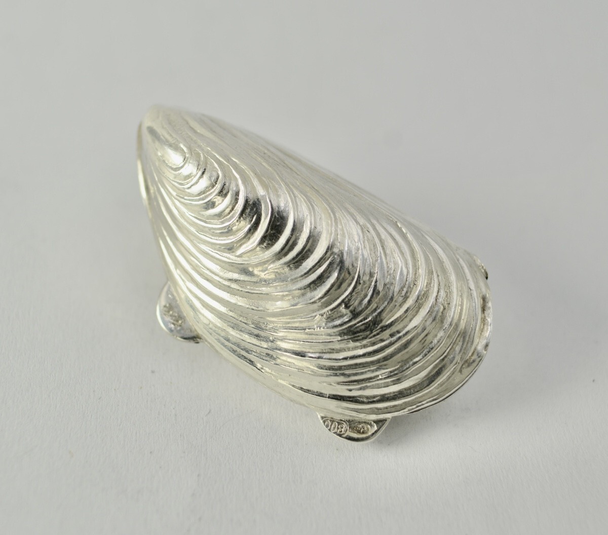 Beautiful Vintage Sterling Silver Pill Box Shell naturalistic Decor 20th Century