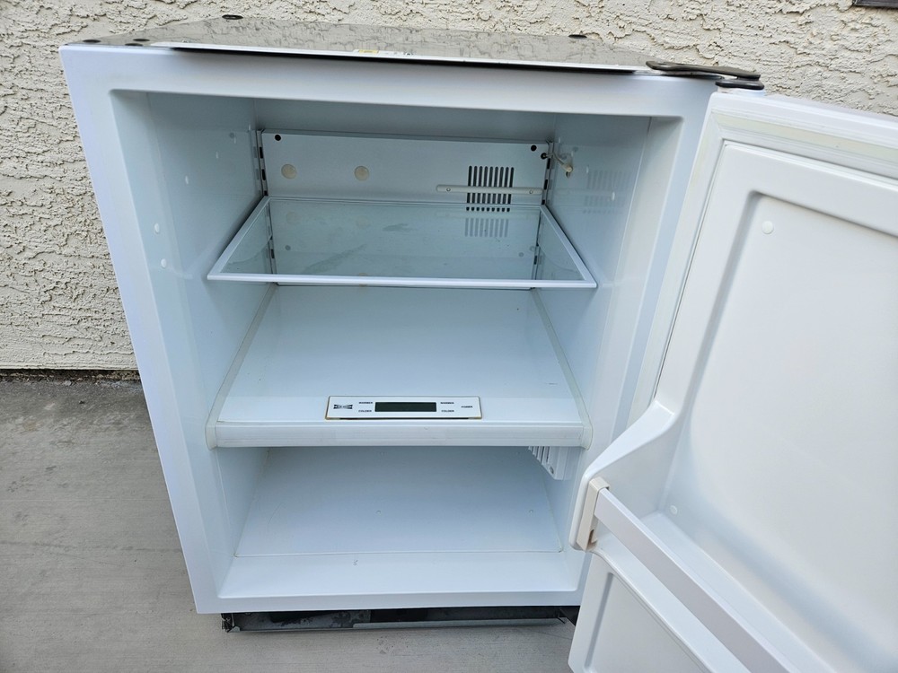 Sub-Zero UC24C - 24 Inch Built-in Undercounter Refrigerator /Freezer Panel Ready