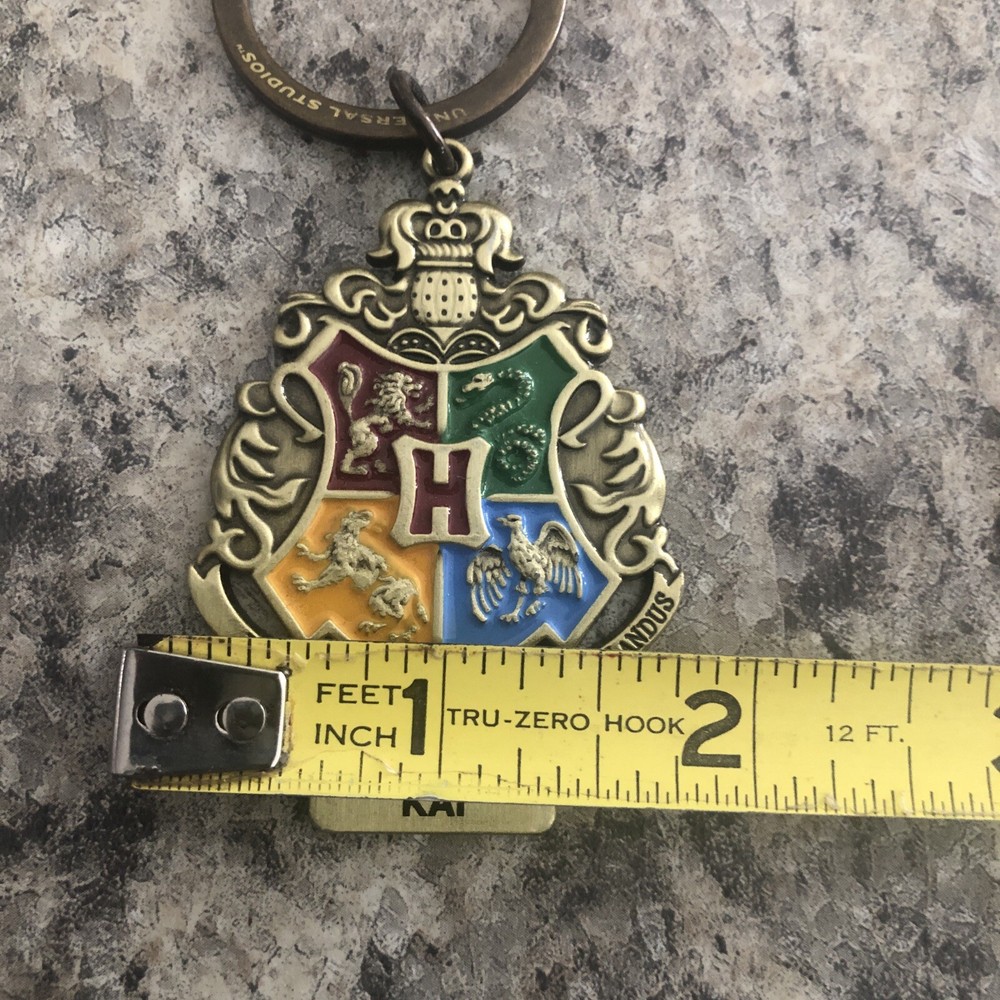 Harry Potter Crest Name Keychain Kai Universal
