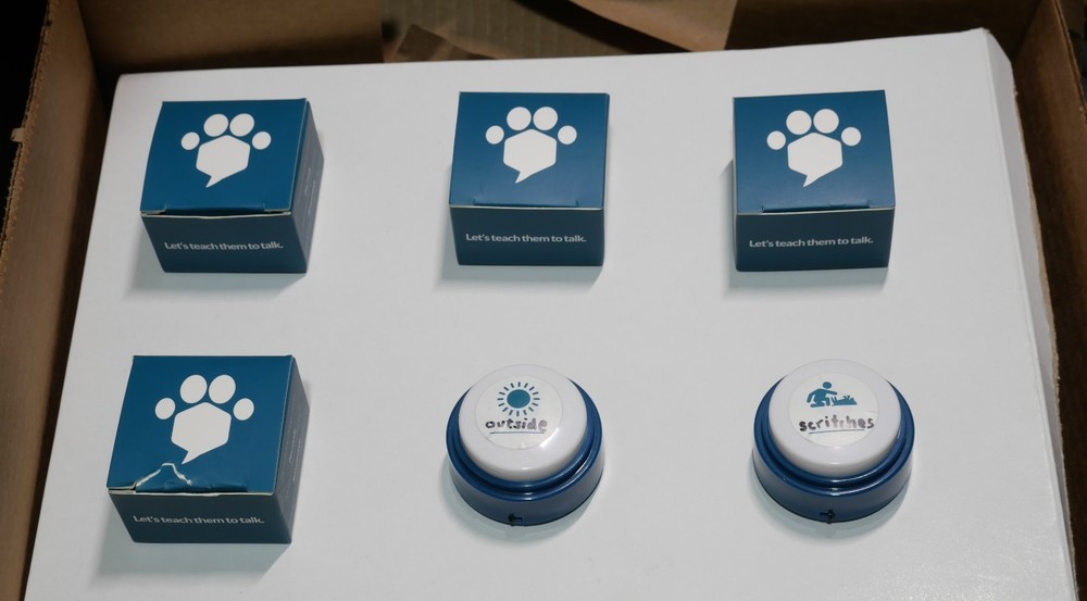 Fluent Pet Get Started Kit - 6 Fluent Pet Buttons and 3 Hex Tile Training