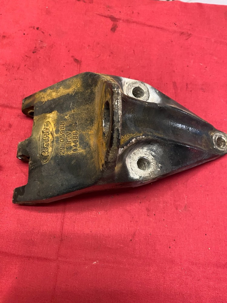 PETERBILT REAR CAB SUPPORT ,MOUNT, BRACKET SUSPENSION MOUNT 29 05988