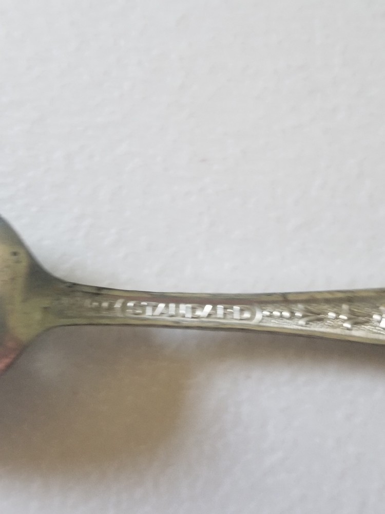 VINTAGE STANDARD SILVERPLATE SPOON 6 IN