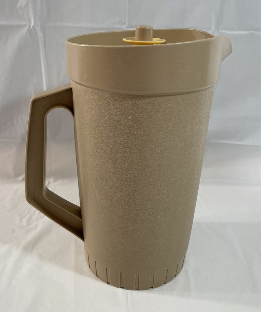 Vintage Tupperware 2 Qt. Pitcher w/ Push Button Lid 800-3 Beige Tan