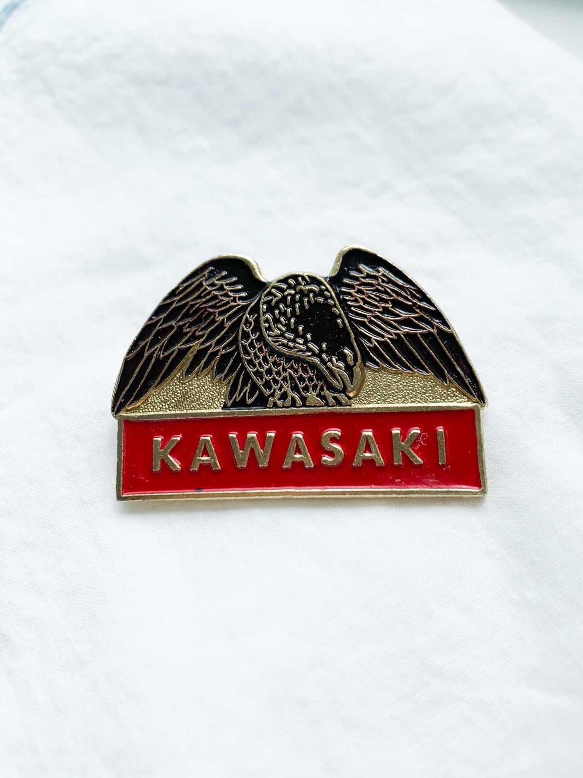 KAWASAKI Eagle Pin Lapel Red & Gold Vest Motorcycle Biker NEW NOS Vintage Rare
