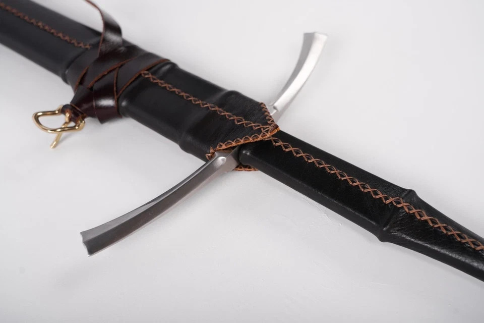 Gothic Style replica longsword with beautiful Leather Scabbard