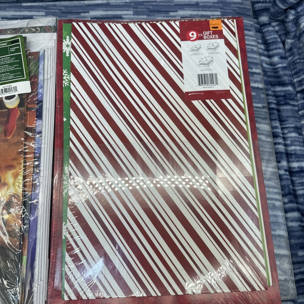 19 Gift Boxes assorted sizes. See description for specifics {38}