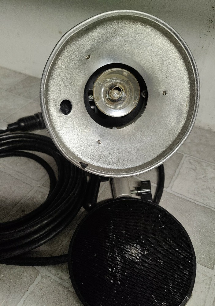 Speedotron Universal Light Head Unit Model 102 NOISY FAN