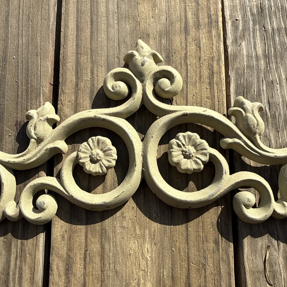 Small Decorative Cast Aluminum Pediment