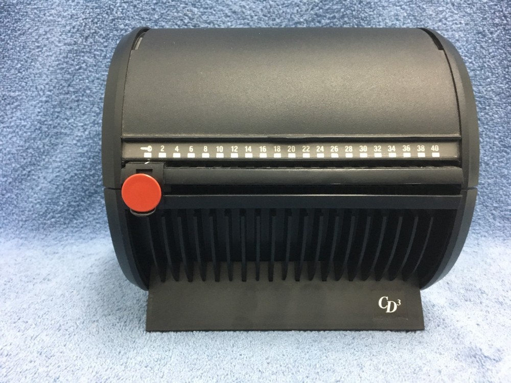 CD-3 MODEL 401 DESK-TOP HARD PLASTIC NUMBERED DISK STORAGE FOR 40 CD'S/DVD'S EUC