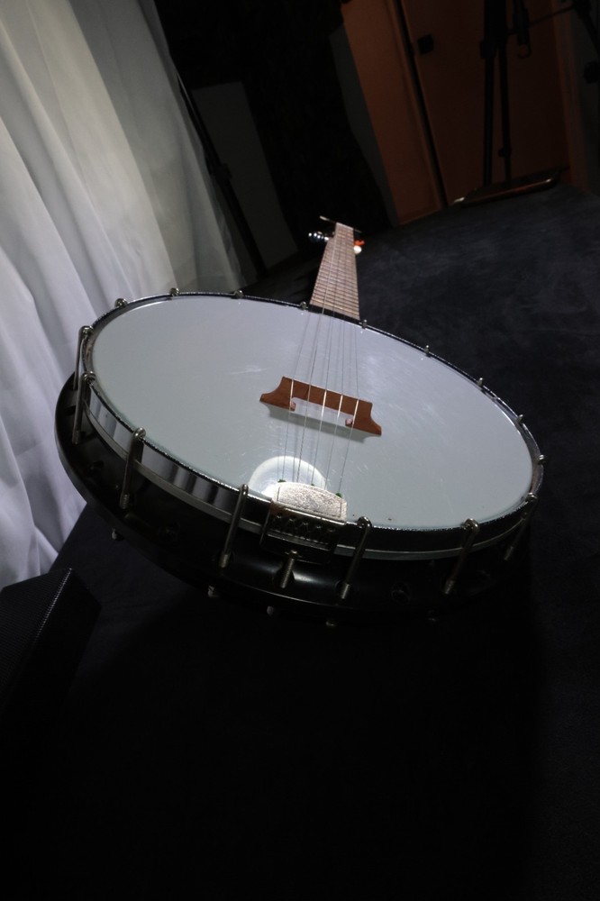 Harmony 5 String Banjo with carrying case