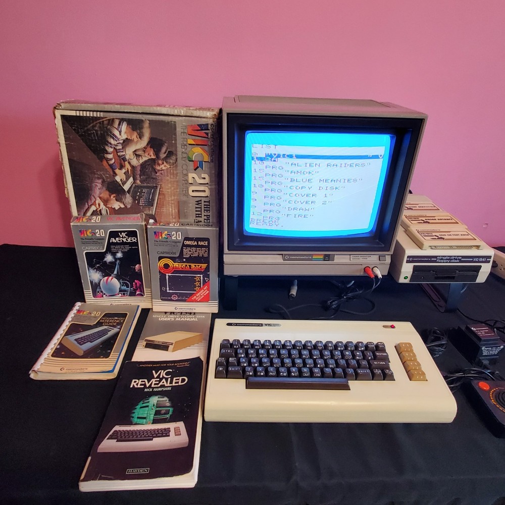 COMMODORE VIC-20 COMPUTER + VIC 1541 DISK DRIVE + JOYSTICK [CLEANED/TESTED 100%]