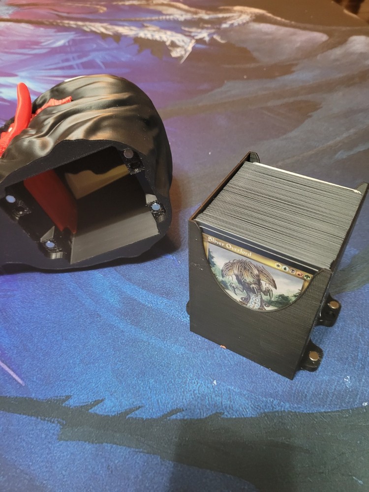 VENOM MTG Deck Box! 100 Cards Commander