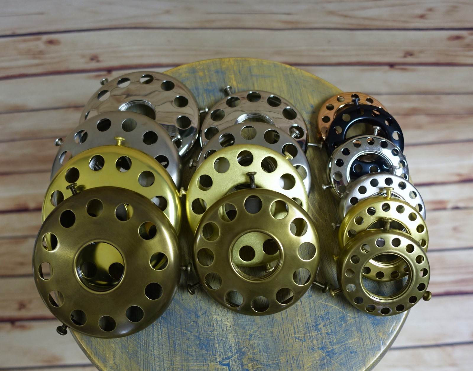 2-1/4" Fitter - Uno Threaded Shade Holder, Stamped Brass - Socket Sold Separate