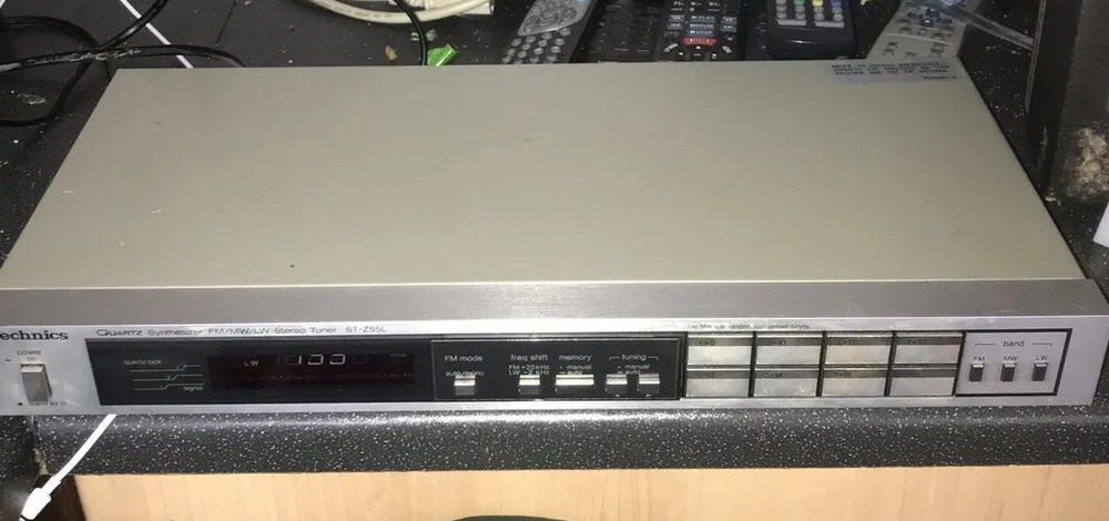 Technics Quartz Synthesizer Stereo Tuner ST-Z55L