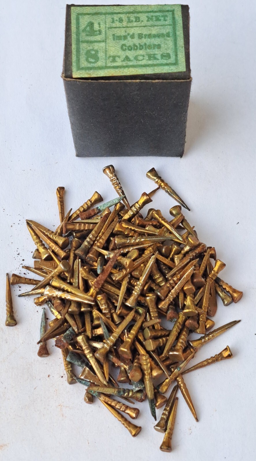 Antique Unbranded Improved Brassed Cobblers Tacks Nails ~ Size 4 1/2 / 8