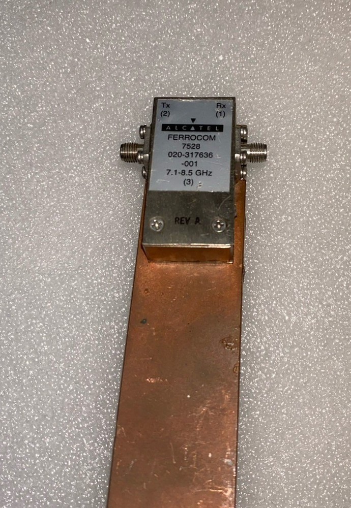 ADAPTER PANEL 7.1-8.5 GHZ WR 112 -- Length 14 cm With Built-in Circulator