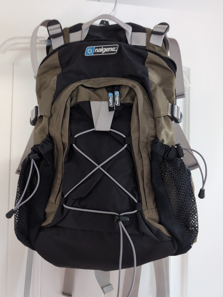Nalgene Hydration Pack Backpack Green And Black NEW