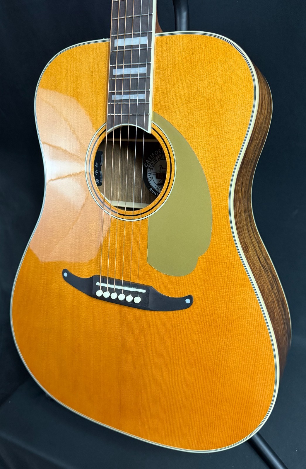 Fender King Vintage Dreadnought Acoustic-Electric Guitar Aged Natural (922)