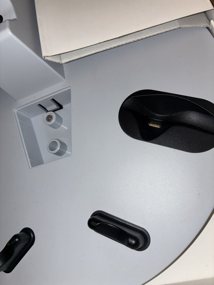 KIWI design D2 3-in-1 Controller Charging Station ( Missing Magnetic Connectors)