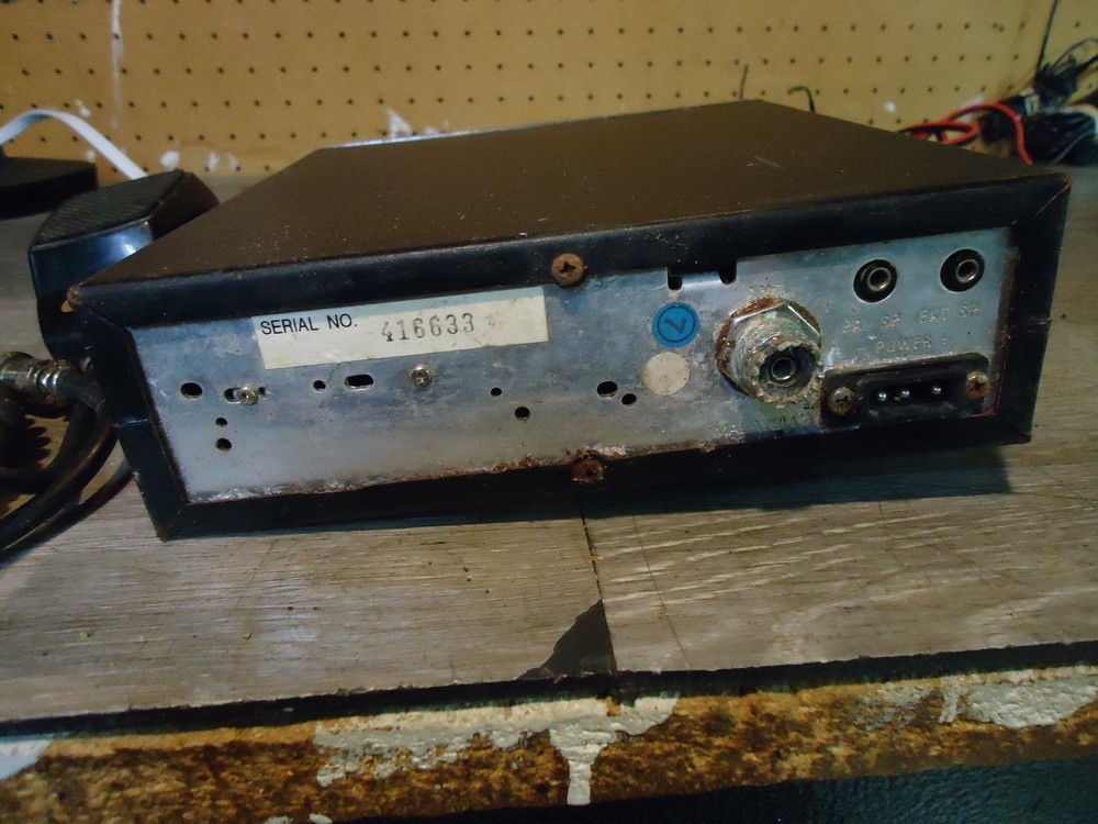 CONNEX 3300 40 CHANNEL CB RADIOWITH MIC