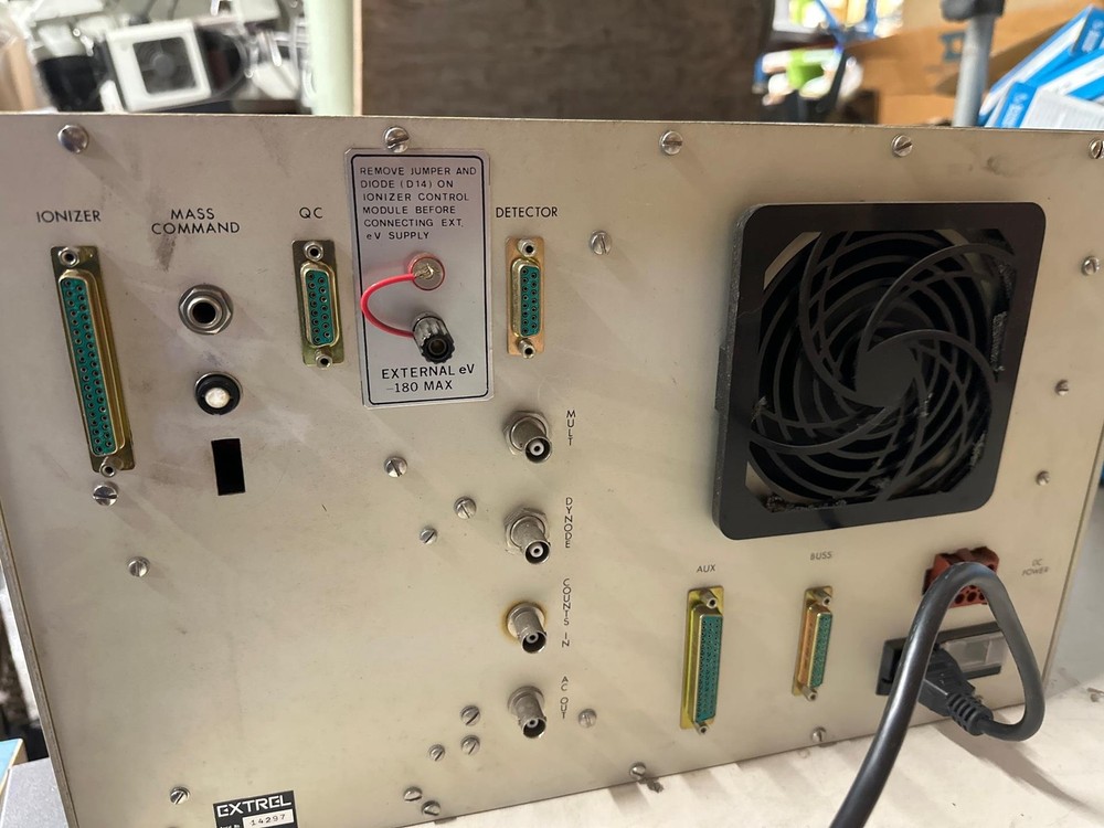 Extrel Oscillioscope 19" Rack Mount w/ plug-in modules