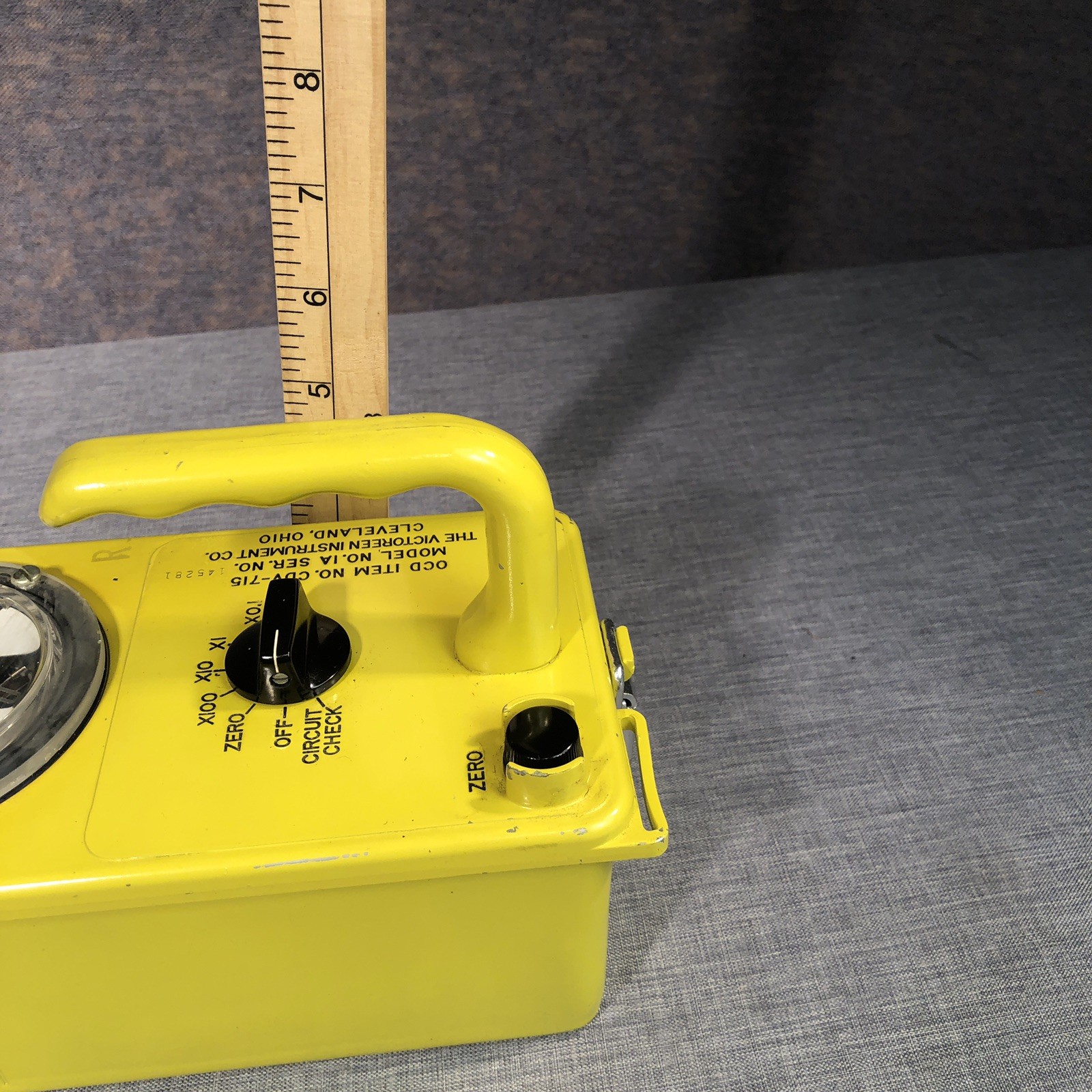Victoreen CDV-715 Civil Defense Radiation Survey Meter Cold War Fallout Shelter