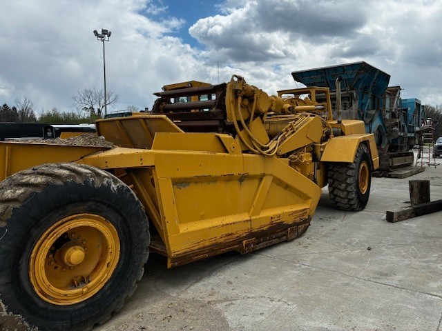 John Deere 762 self loading Scraper