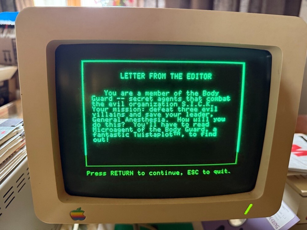 Apple 5.25 Software - MICROZINE NO. 17 by Scholastic PLUS Math Blaster Plus