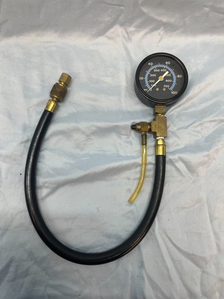 Compression Test Gauge 100psi 06 1Q Black