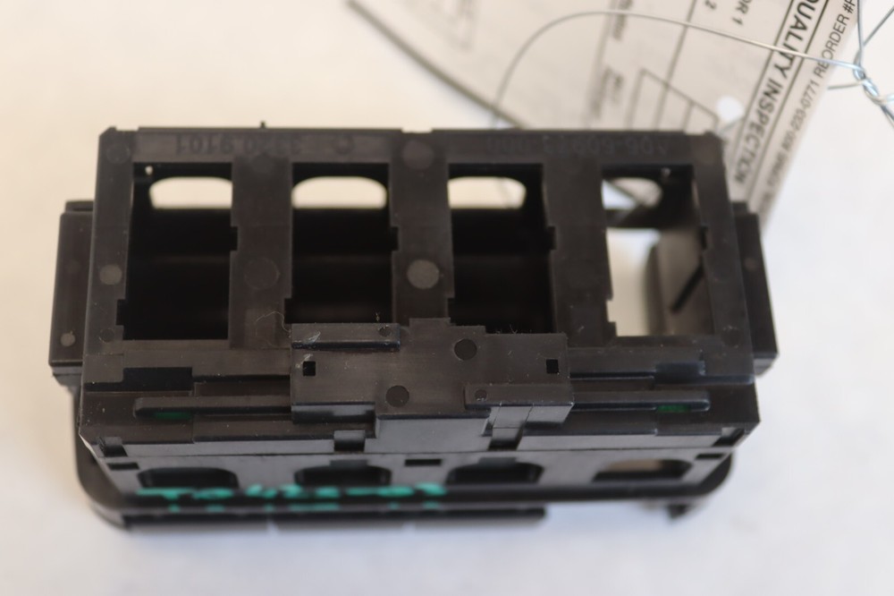 2008-2017 FREIGHTLINER CASCADIA 125 DASH SWITCH EXPANSION BRACKET MOUNT OEM