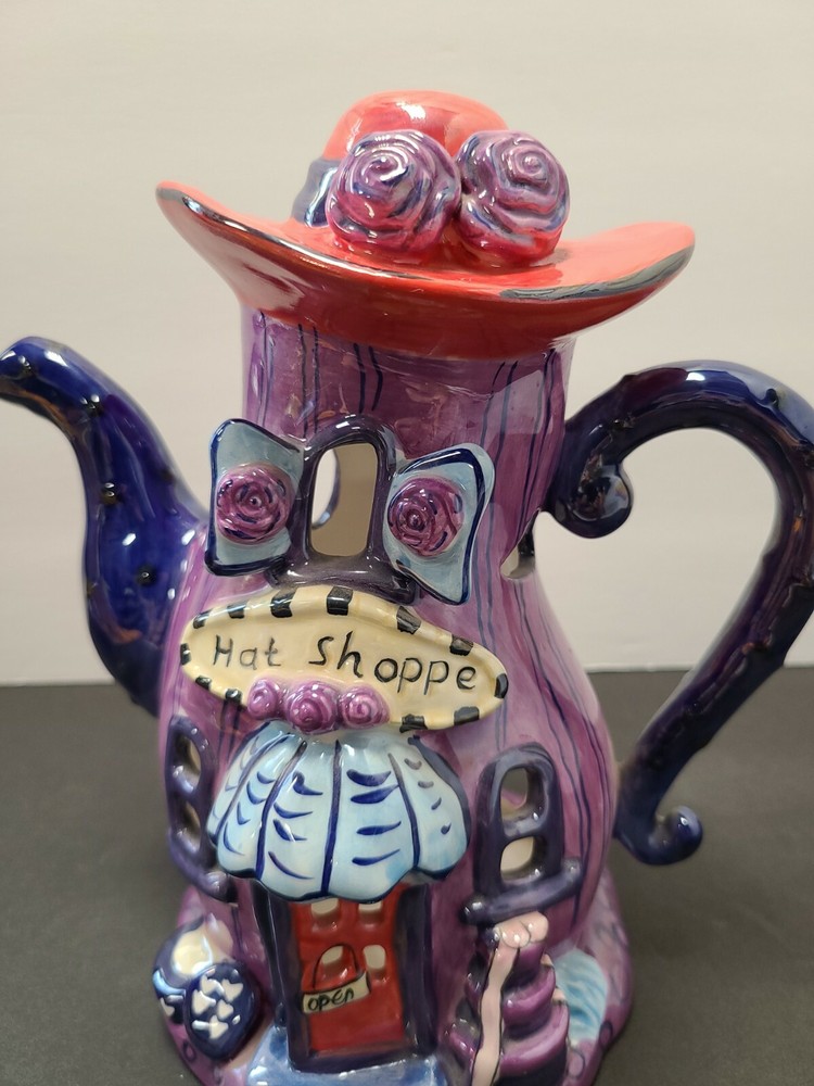Red Hat in Teapot Shapped T-light Holder