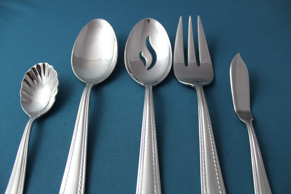 Oneida FLOURISH Serving (5pc Set) Tablespoons Fork Pierced 18/10 Stainless China