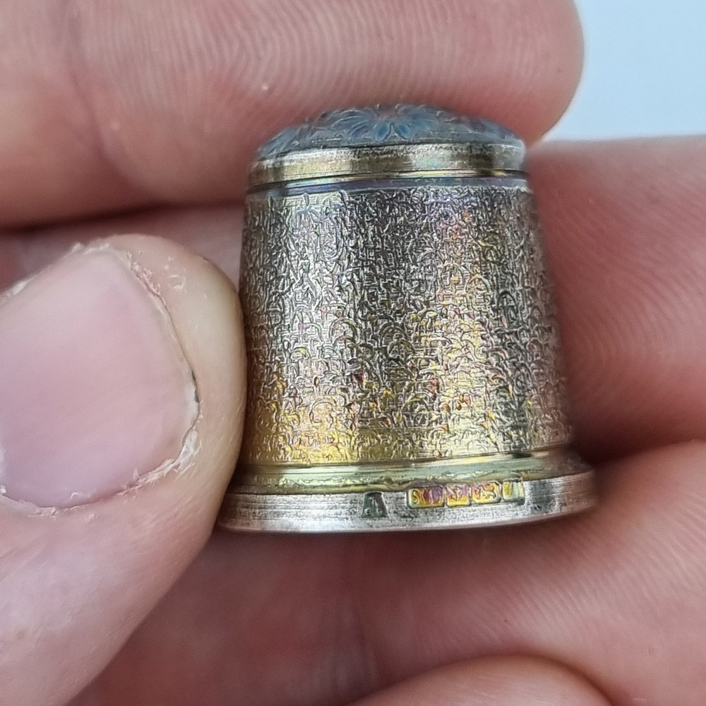 Solid Silver Thimble Figures Roundel Birmingham 1998 Swann Thimbles