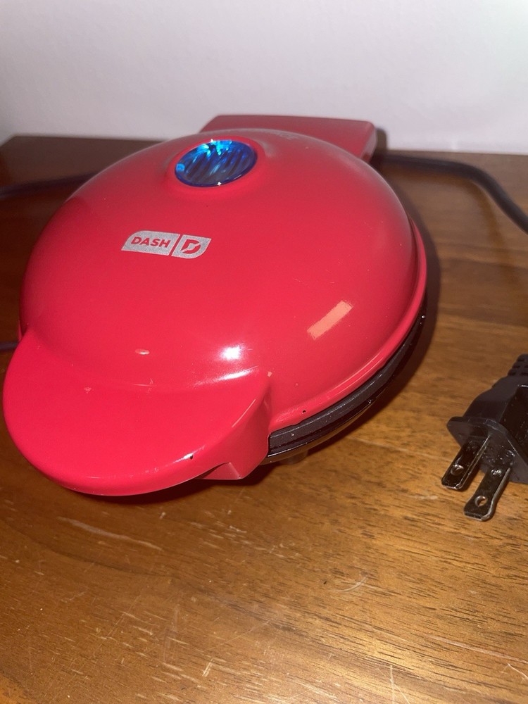 Dash Egg Bite Maker/ Dash Heart Waffle Maker Combo