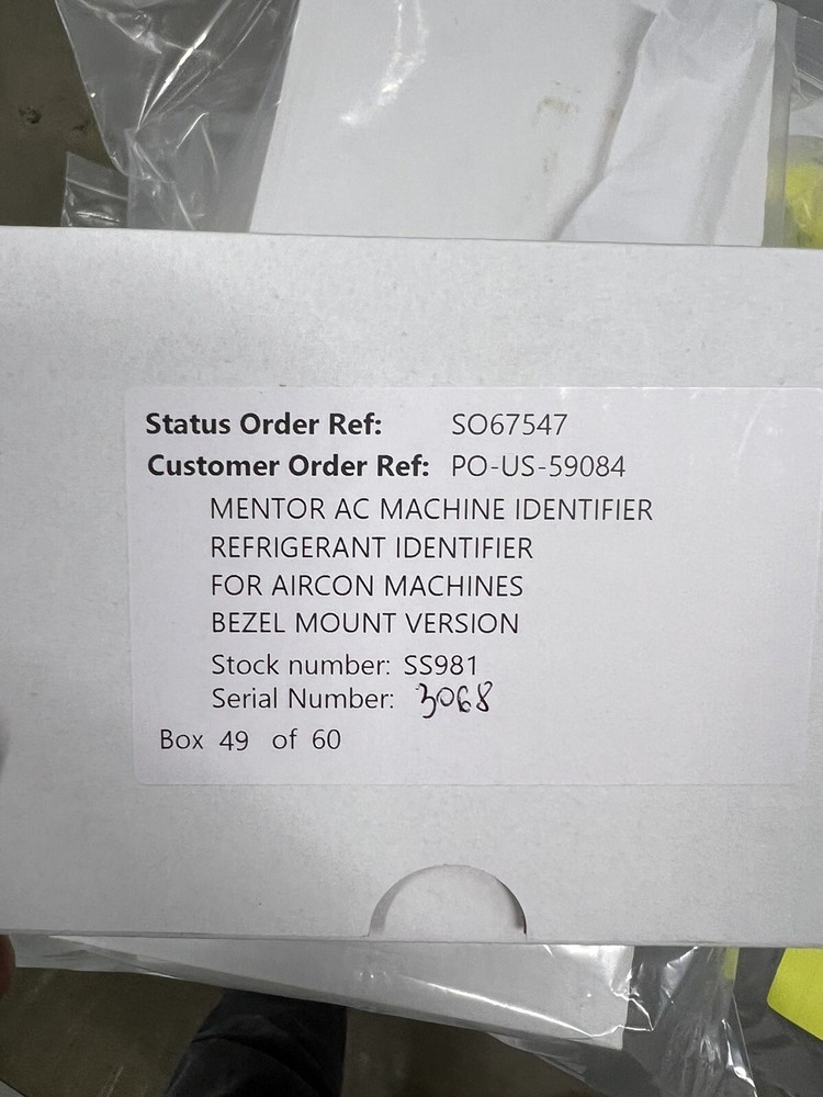 REFRIGERANT IDENTIFIER FOR AIRCON MACHINES BEZEL MOUNT VERSION SS981