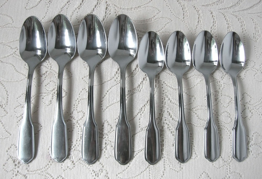 ONEIDA Stainless Flatware Bundled Lot 20 Pieces WALSTON