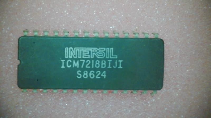 ICM7218BIJI ICM7218BIJI, 8-Digit LED Microprocessor-Compatible Multiplexed Displ