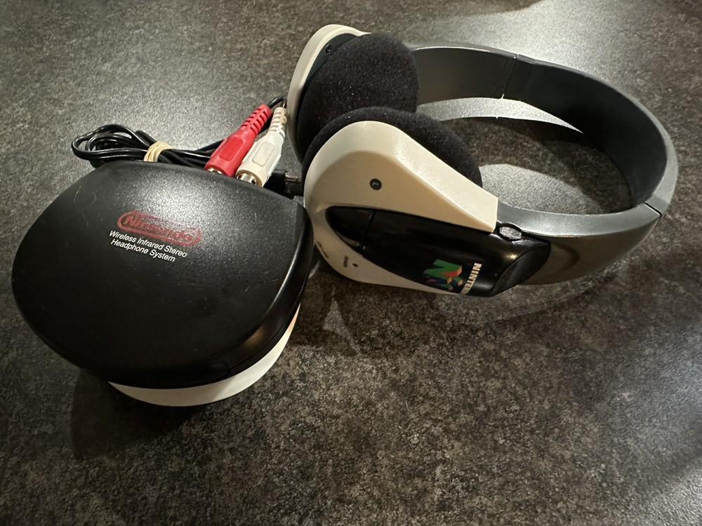 1997 NINTENDO 64 MULTIMEDIA WIRELESS HEADPHONE SYSTEM PLEASE READ
