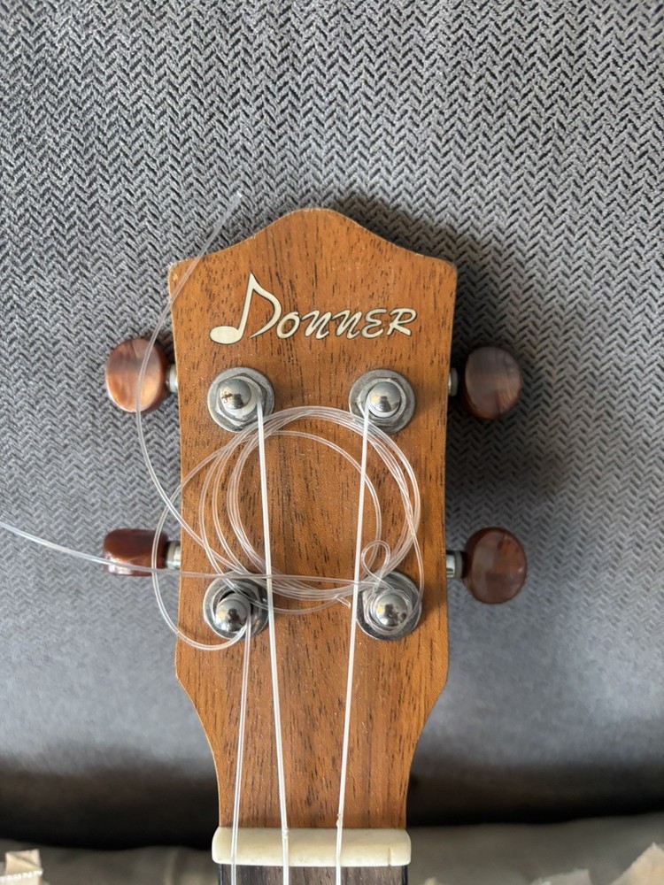 UKULELE, DONNER BRAND (MODEL: DUC-3)