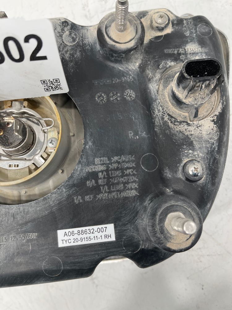 2017 Freightliner 114SD Headlight (611-18602)