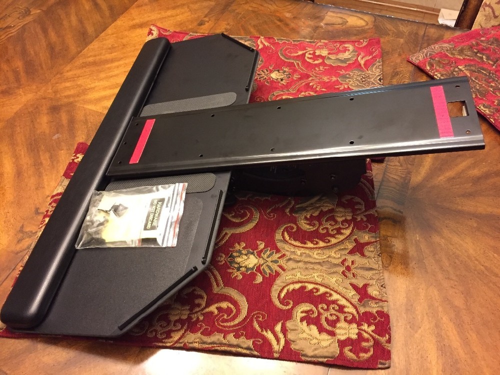 Ergonomic keyboard tray w/mouse pad