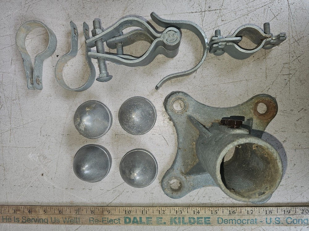 25FF73 ASSORTED CHAIN LINK FENCE HARDWARE, GOOD CONDITION