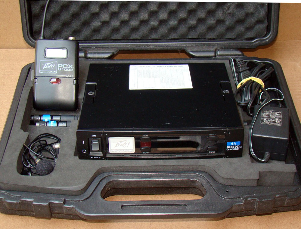 Peavey ProComm PCX U1002 Pro True Diversity Wireless Lavalier Microphone System