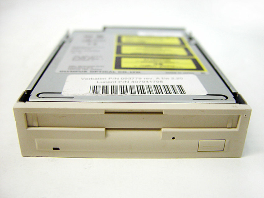 Olympus MOS362E Magneto-Optical Disk Drive 3.5" 640MB SCSI