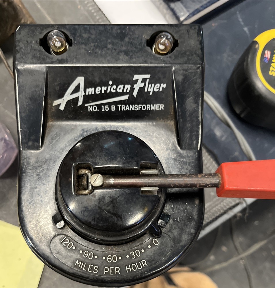 American Flyer 15 B Power Controller Circuit Breaker. ( T 12 )